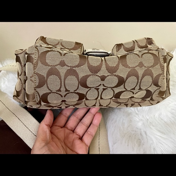 COACH Crossbody🌸 - Picture 15 of 16